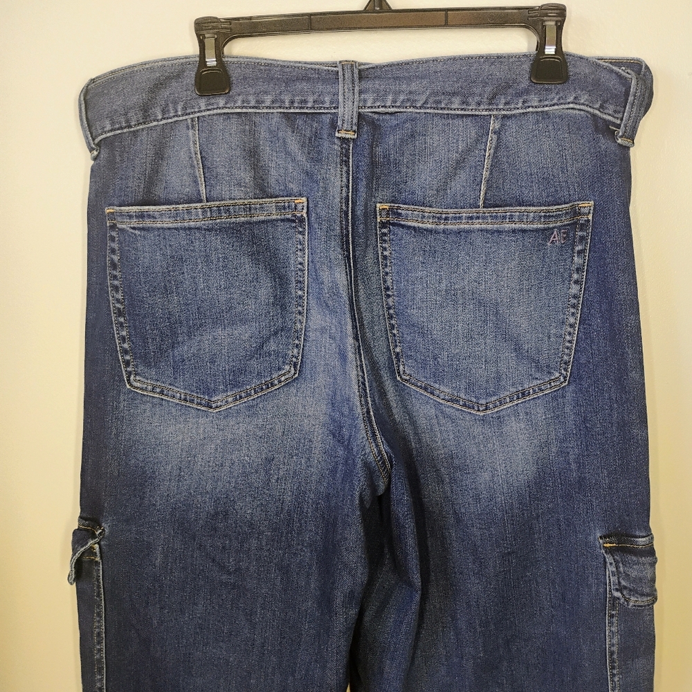 American Eagle Jeans Super High Rise Baggy Wide Leg Cargo Jeans - Picture 7 of 13